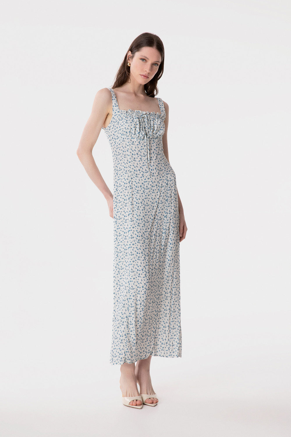 MEGAN - ABITO LUNGO CON SCOLLO SQUADRATO E ARRICCIATURE IN CREPE