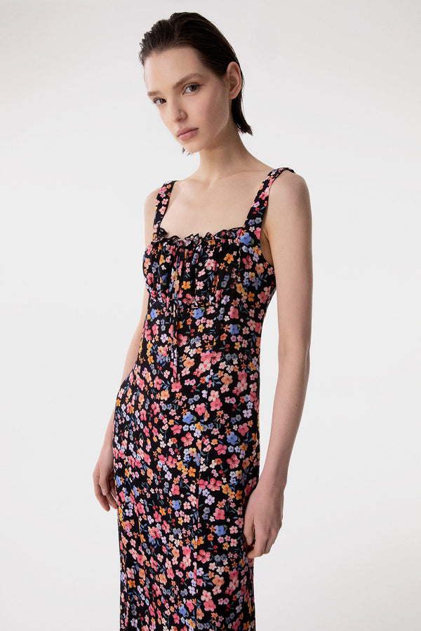 MEGAN - ABITO LUNGO CON SCOLLO SQUADRATO E ARRICCIATURE IN CREPE