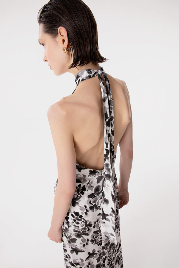 JULIETTE - ABITO LUNGO CON FOULARD AL COLLO E APERTURA A GOCCIA FRONTALE