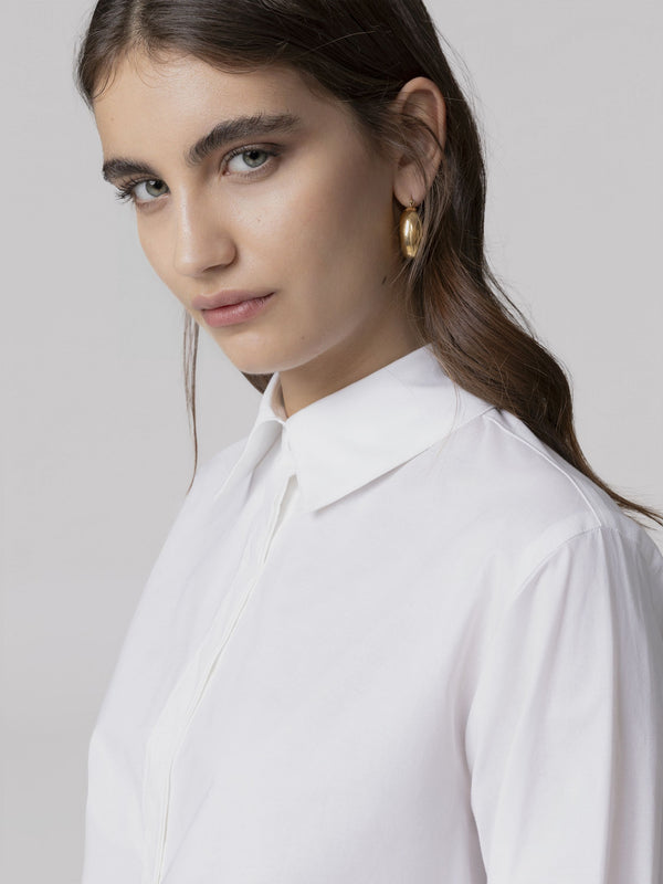 CAMICIA IN POPELINE CON ABBOTTONATURA NASCOSTA