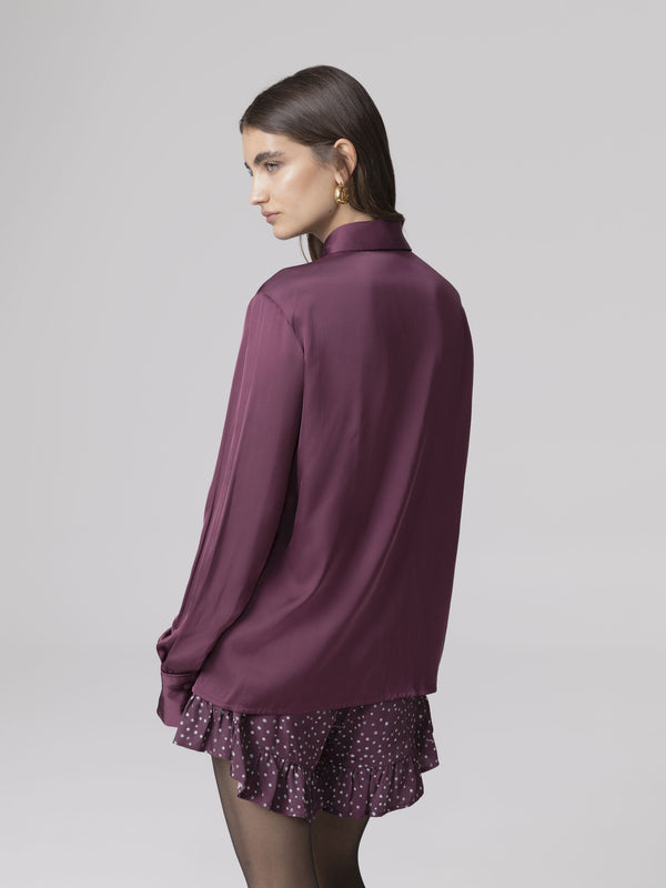 CAMICIA REGULAR CON ABBOTTONATURA NASCOSTA E PIPING