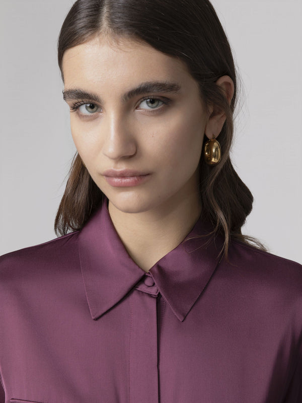 CAMICIA REGULAR CON ABBOTTONATURA NASCOSTA E PIPING