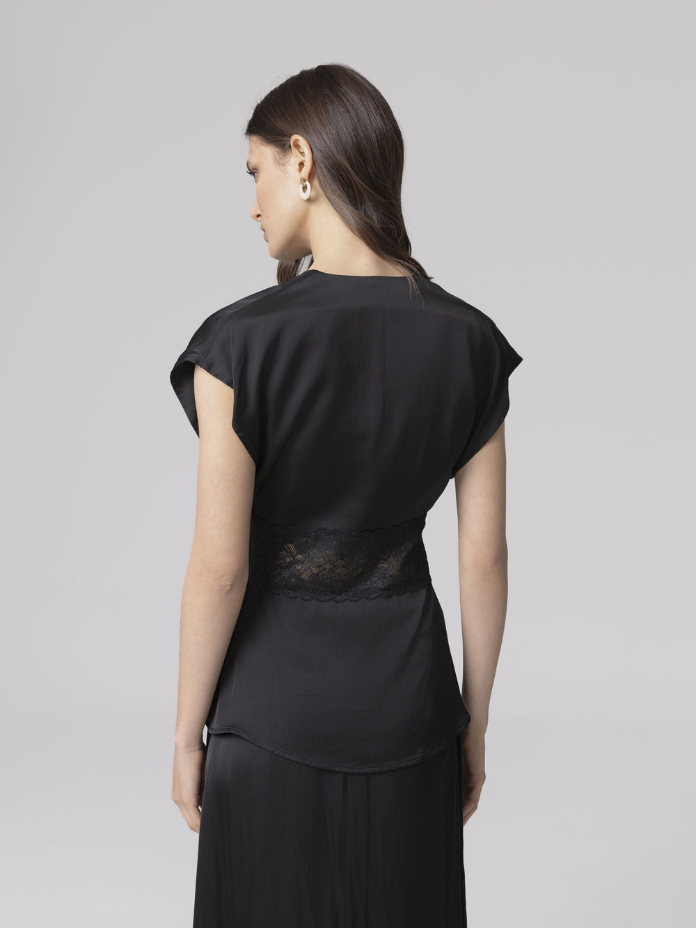 BLUSA SMANICATA V-NECK CON INSERTO IN PIZZO