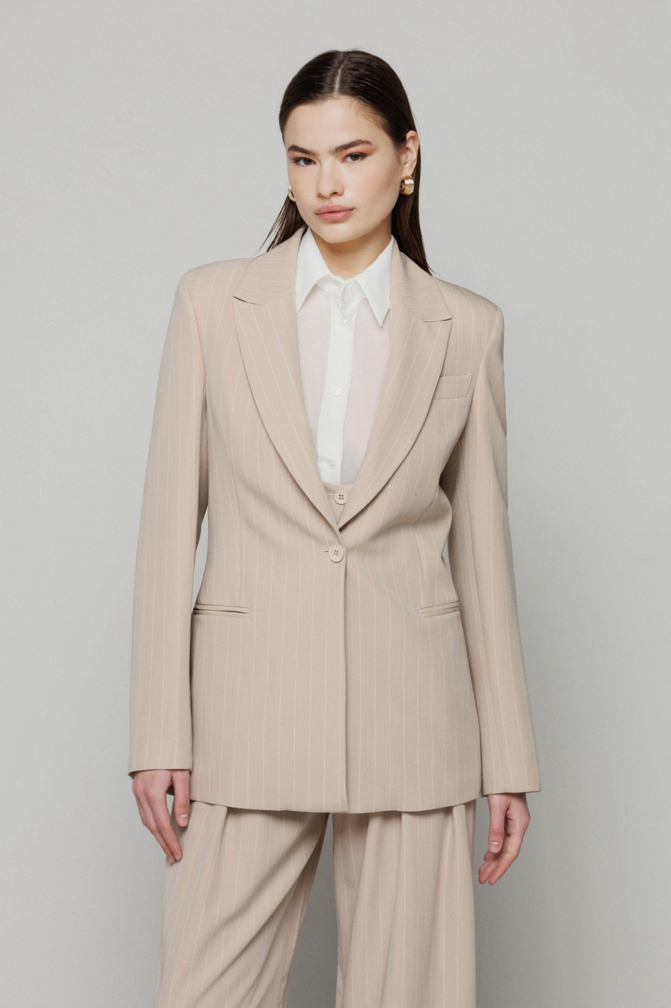 Blazer gessato attillato monopetto • Beige