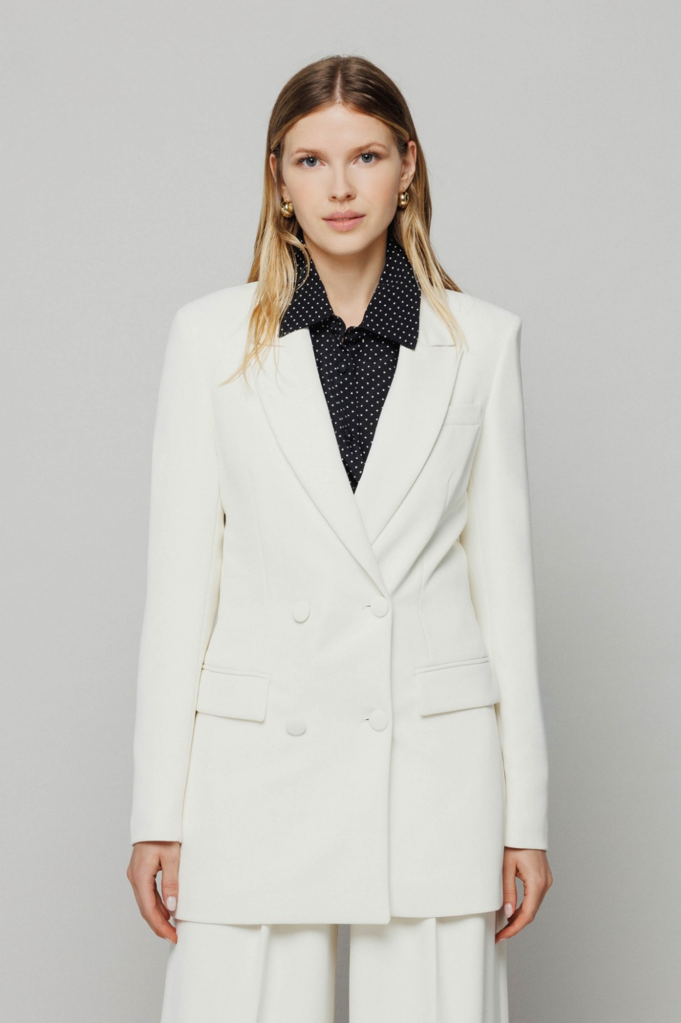 Blazer doppiopetto con etichetta alla manica • Off white